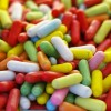 Vrac des dragées long haribo staffetten de toutes les couleurs (jaune, vert, blanc, bleu, rose, orange, rouge)