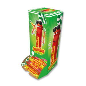 Présentoir vert de carambar aux fruit, qui sont des pâtes a macher en barre aux goûts de fruits