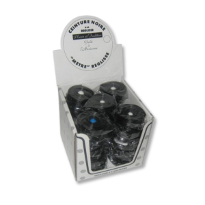 gros conditionnement de rouleaux de réglisse noir avec un bille de chewing-gum