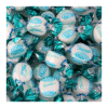 vrac de bonbon dragués menthise à la mente blanc dans un emballage transparent et bleu