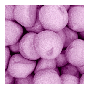 vrac de balles de golf violette qui sont de la guimauve